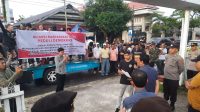 Ratusan Anggota Aliansi Masyarakat Bone Peduli Demokrasi Geruduk KPU 