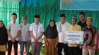 Bupati H. Ruksamin Bersama Wabup Konut Buka Puasa dengan PT. Antam, Bagikan Santunan dan Sembako Kepada Kaum Dhuafa