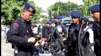 Personel Brimob Polda Sulsel Siaga SAR Antisipasi Dampak Cuaca Ekstrem