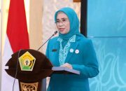 Ketua TP PKK Sultra Lantik Ketua TP PKK dan Ketua Tim Pembina Posyandu Buton Tengah Periode 2025-2030