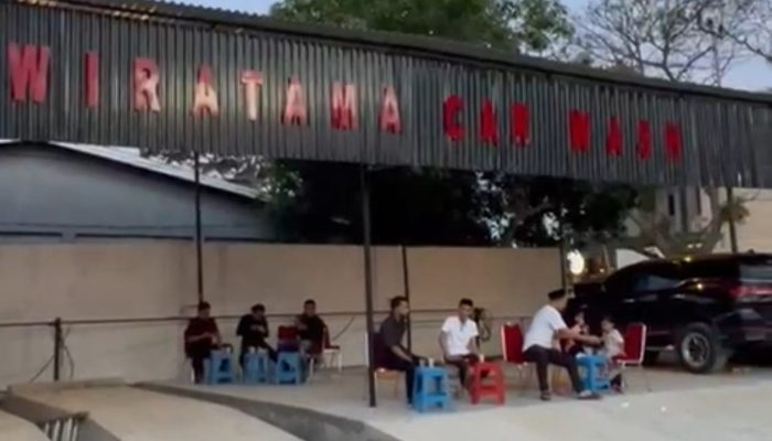 Wiratama & The Sultan : Cuci Mobil, Kopi dan Biliard Hadir di Bone