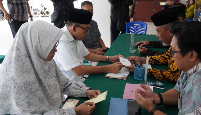 Pertama Kali Bayar Zakat di Baznas, Simak Pesan Wabup Bone Andi Akmal 