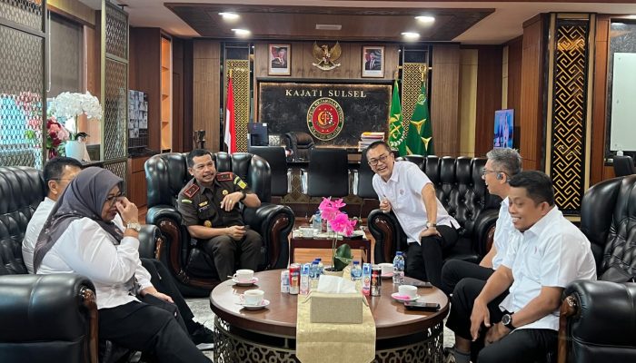 Direksi Baru PT Semen Tonasa Awali Langkah dengan Tradisi Mappatabe