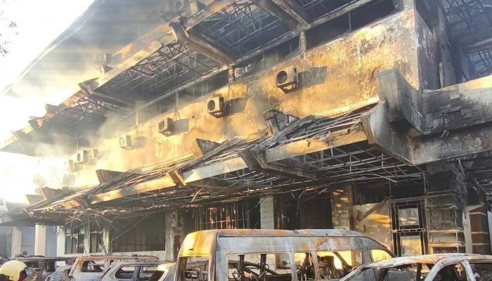 Aksi Demo Berubah Amuk Massa, Gedung DPRD Hangus dan 4 ASN Tewas