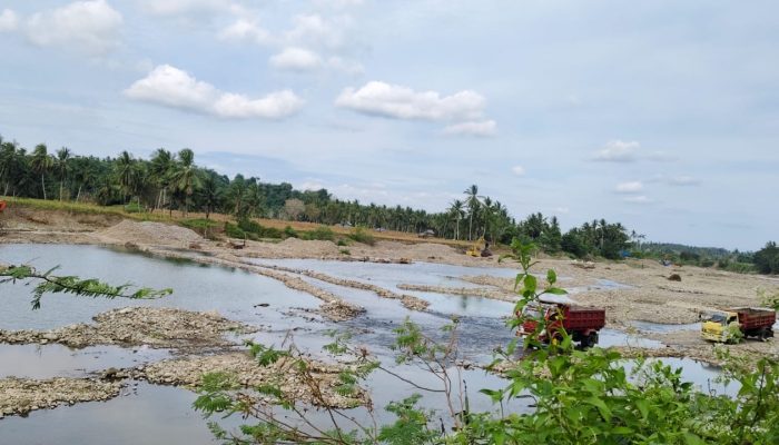 Investigasi: Tambang Ilegal Oknum TNI di Bulukumba Diduga Gunakan Solar Subsidi. 