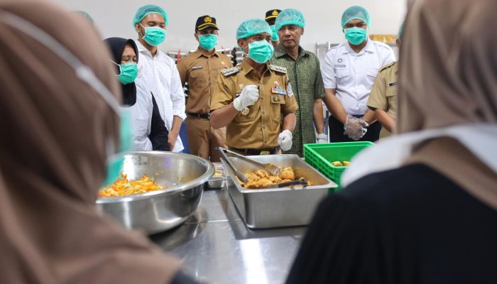 Bukan Hanya Soal Gizi, Ini Alasan Bupati Bone Andi Asman Sulaiman Taruh Harapan Besar pada SPPG Palakka