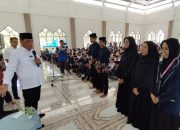Kunjungan Singkat Nurdin Halid di Bone Berujung Hadiah Umrah untuk Santri dan Ustaz