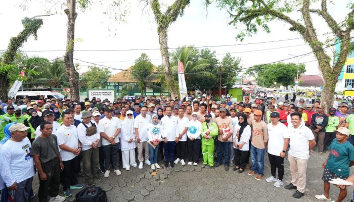 Gubernur Sulsel Kagum Bone Lebih Bersih, Ini Motor Penggeraknya. 