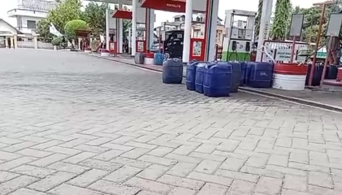 Oknum Aparat Diduga Terlibat Jaringan Gelap Solar Subsidi di Bone