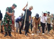 Bupati Konawe Utara Launching Desa Wisata Paralayang dan Pimpin Penanaman Padi Gogo di Otole