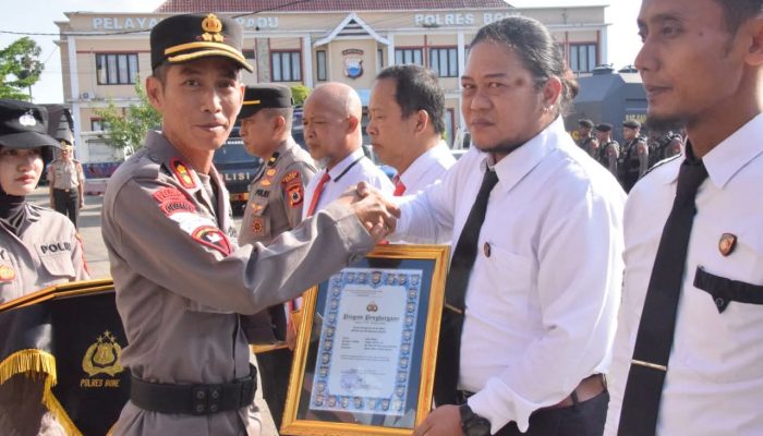 Upacara di Mapolres Bone Penuh Apresiasi, Inilah Sosok yang Jadi Sorotan