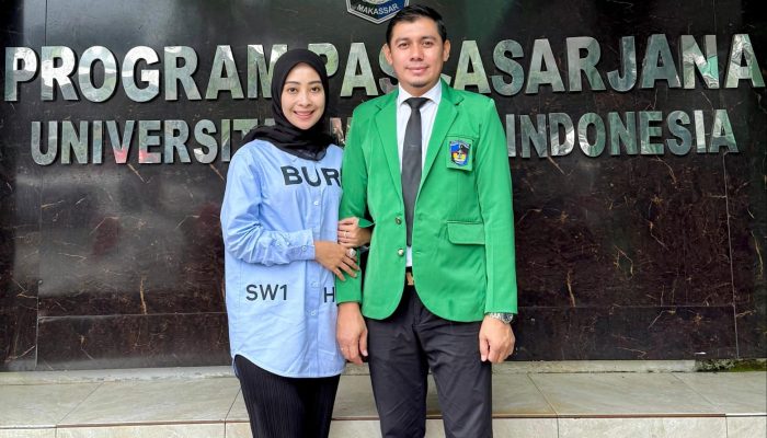 Ditemani Doa Istri dan Pengabdian pada Masyarakat, Camat Andi Iqbal Raih Gelar Keenamnya