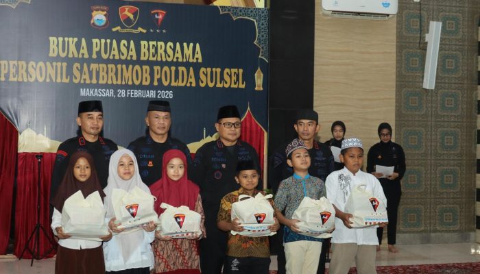 Brimob Polda Sulsel Salurkan 1.000 Paket Sembako untuk Anak Yatim di Empat Batalyon