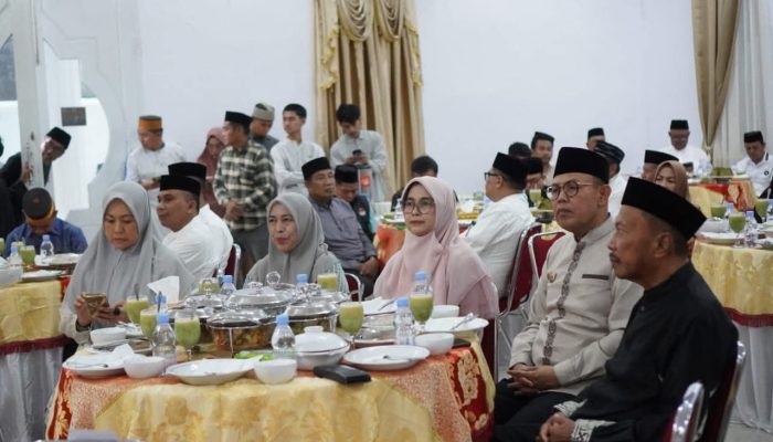 Momentum Ramadan, Wabup Bone Andi Akmal Satukan Pejabat dan Tokoh dalam Buka Puasa Bersama