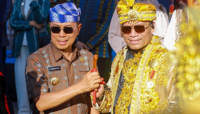 Gubernur Sultra Hadiri Pawai Budaya dan Lulo Massal Dalam Rangka HUT SULTRA ke-62