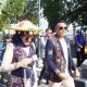 Semarak HUT Sultra, Bupati Konawe Ramaikan Pawai Budaya Harmoni.