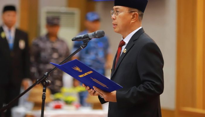 Lantik Pj Sekda Sultra, Gubernur Tekankan Pelayanan Cepat dan Tepat untuk Masyarakat