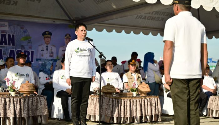 Wamendagri Pimpin Apel Gerakan Indonesia ASRI dan Tinjau Gerakan Pangan Murah di Kendari