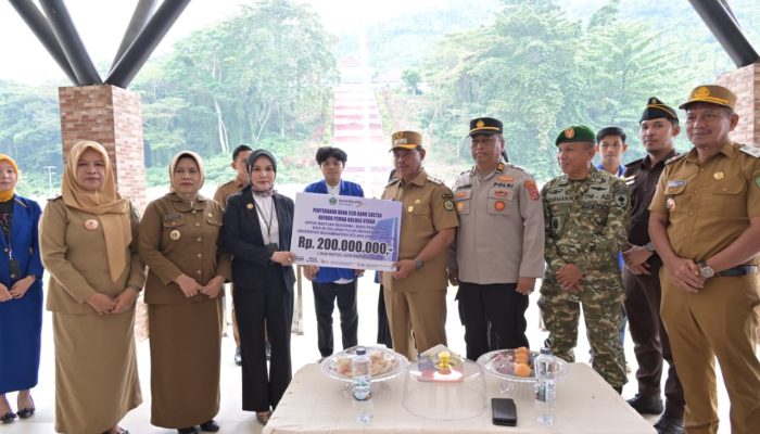 Momentum HANI dan Harganas, Bank Sultra Salurkan Beasiswa CSR Rp200 Juta untuk Mahasiswa UMKOTA