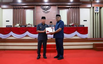 Gubernur Sultra Serahkan Ranperda Pertanggungjawaban Pelaksanaan APBD Tahun Anggaran 2025 kepada DPRD