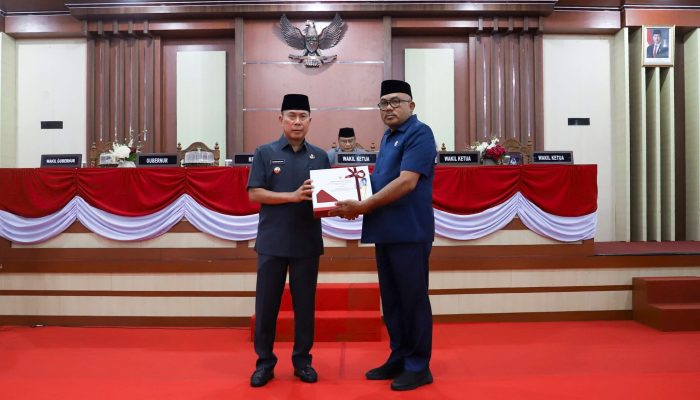 Gubernur Sultra Serahkan Ranperda Pertanggungjawaban Pelaksanaan APBD Tahun Anggaran 2025 kepada DPRD
