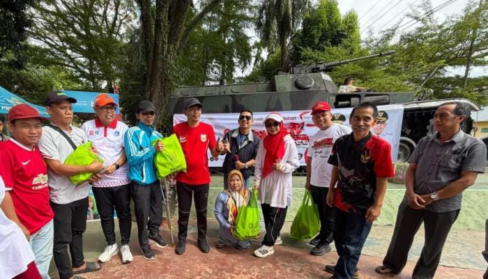 Baznas Bone Salurkan 50 Paket Sembako, Wabup Andi Akmal: Kemerdekaan Harus Diisi dengan Kepedulian