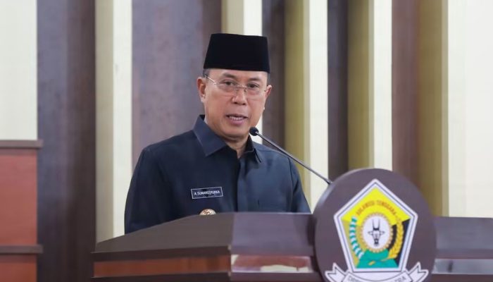 Gubernur Sultra Serahkan Rancangan Perda Perubahan APBD kepada DPRD Sultra