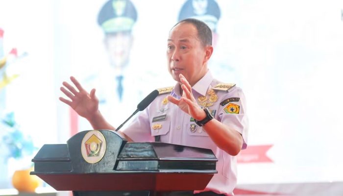 Gubernur Sultra Resmi Lantik Dewan Pengawas dan Sekretaris BLUD RSUD Bahteramas
