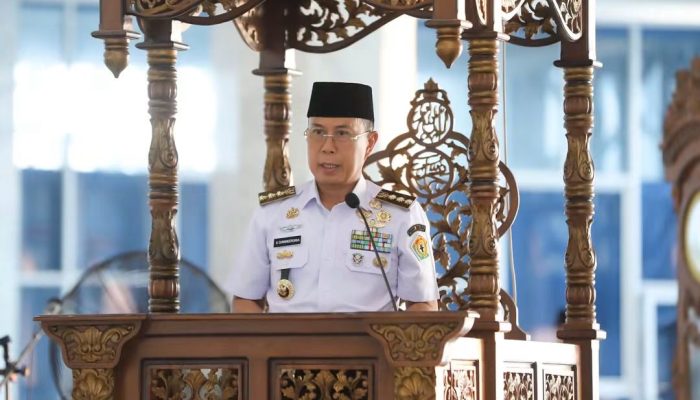 Gubernur Sultra Kukuhkan Pengurus Masjid Al-Alam, Tekankan Kejujuran dan Kebenaran