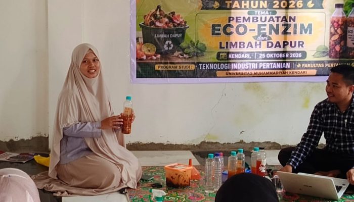 Berdayakan Ibu Rumah Tangga, Teknologi Industri Pertanian UMKendari: Ubah Sampah Dapur Jadi Eco-Enzyme Ragam Manfaat